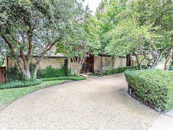 3rd image of 2109 Royal Crest Dr