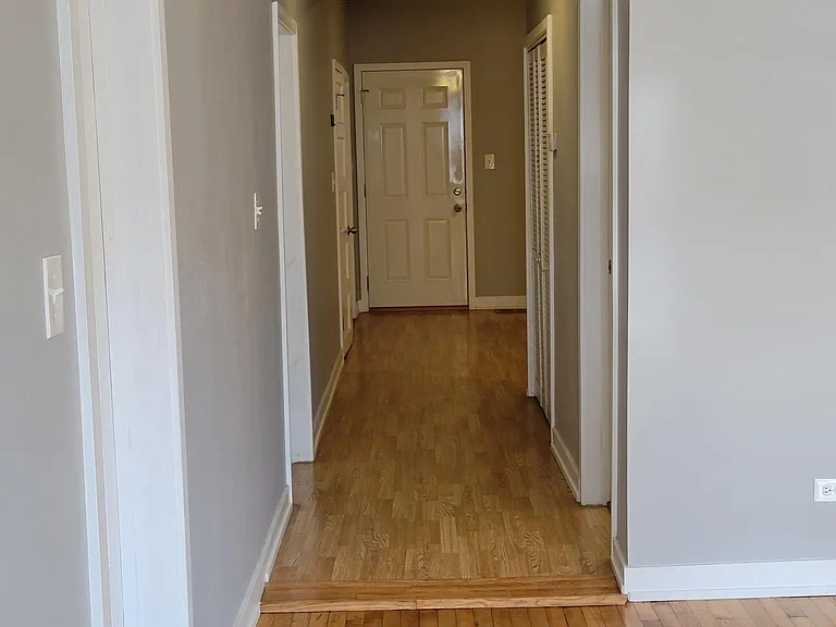 2947 N Hamlin Ave #1 — Photo 6