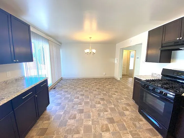 1100 Sutro St — Photo 16