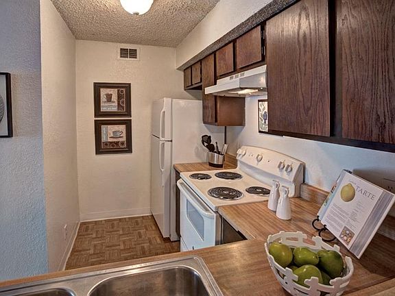 2nd image of 4801 Oakwood Dr #901
