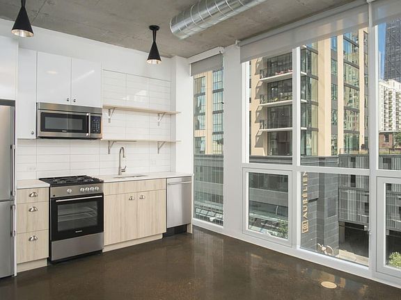 2nd image of 150 W Goethe St #1308