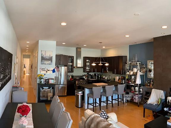 3rd image of 3726 N Lincoln Ave APT 2N
