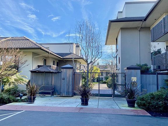 2nd image of 2140 Santa Cruz Ave APT A106