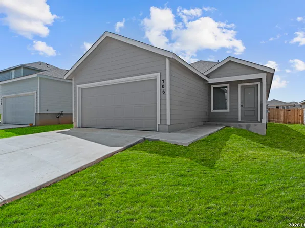 706 THEA MDWS, Marion, TX 78124