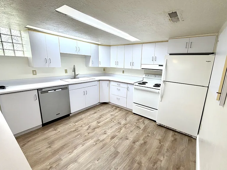1177 E 500 N #B — Photo 10