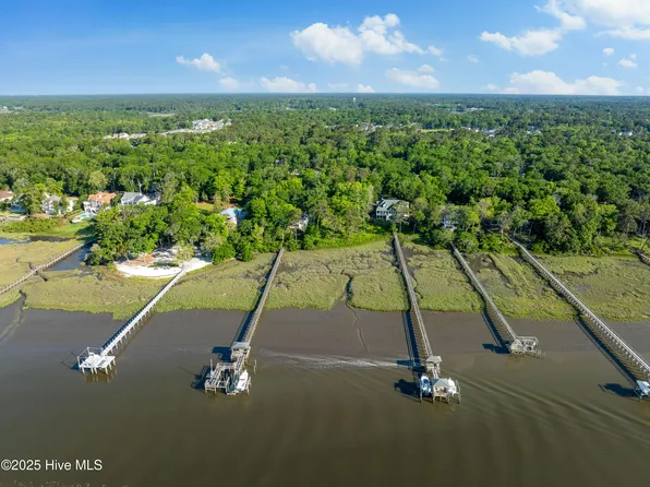 9289 Peakwood Drive SW, Calabash, NC 28467