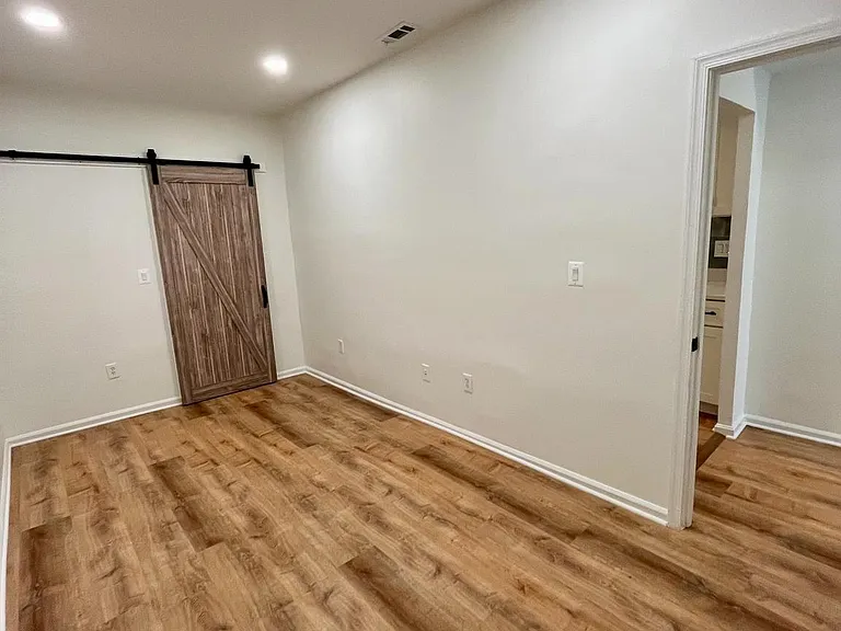 1718 W Virginia Ave NE #1 — Photo 9
