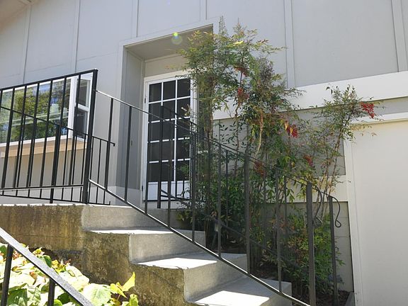 2nd image of 10830 Northoak Sq
