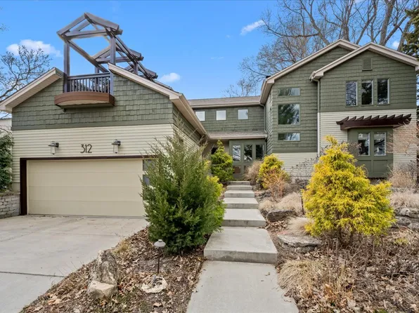 312 S River Ln, Geneva, IL 60134