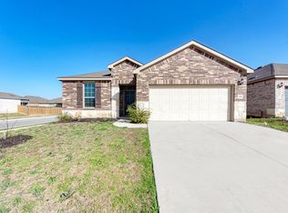 201 Pivot Dr, Taylor, TX 76574