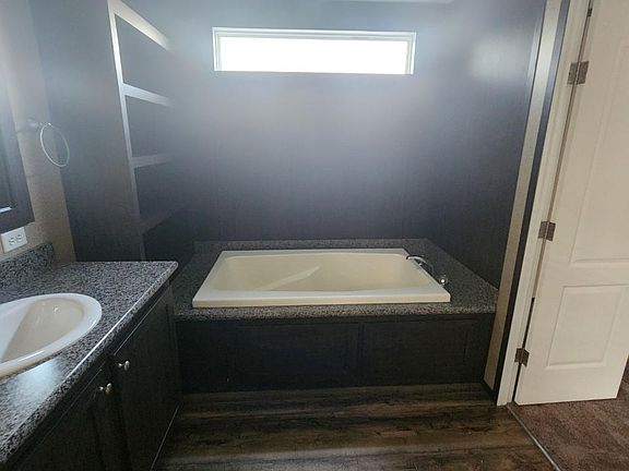 5th image of 2033 N Yorkshire Dr