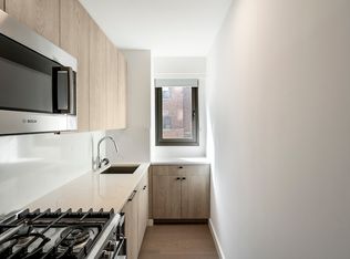 220 E 72nd St #11AA, New York, NY 10021