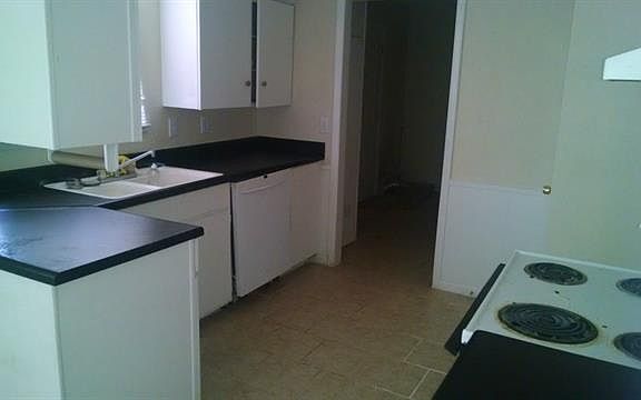 3rd image of 3728 Emerald Dr