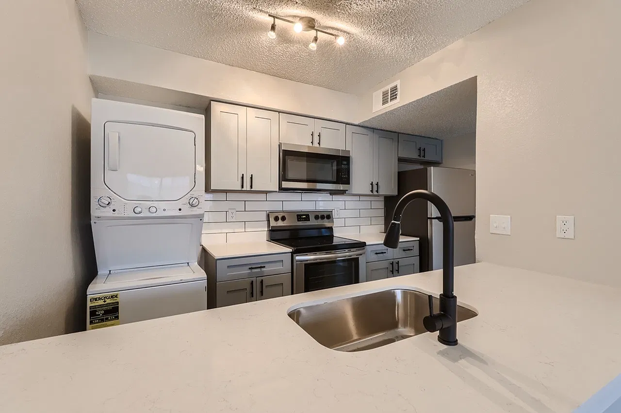 Rise Oak Creek — Photo 3