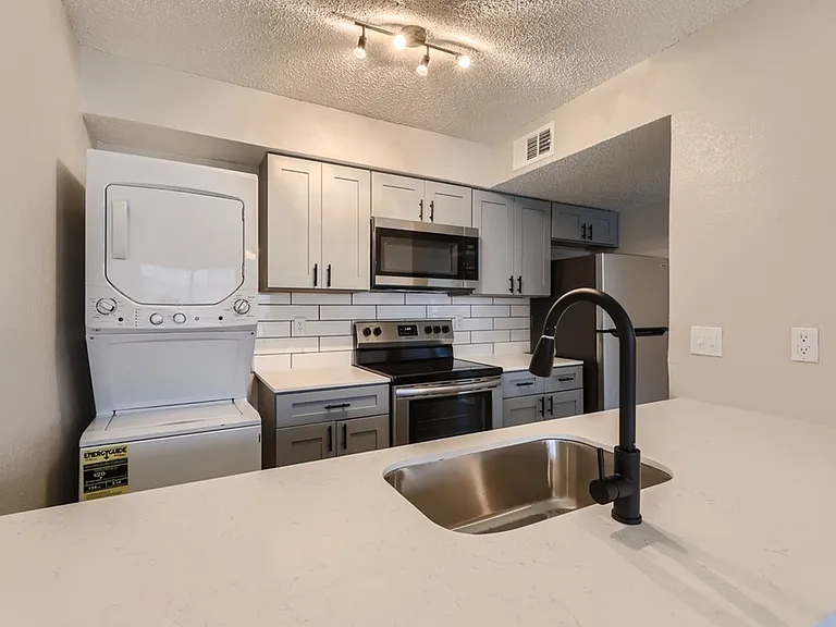 Rise Oak Creek — Photo 3