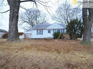 4940 Switzer Rd, Shawnee, KS 66203