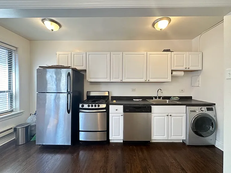 3345 N Marshfield Ave #604 — Photo 2