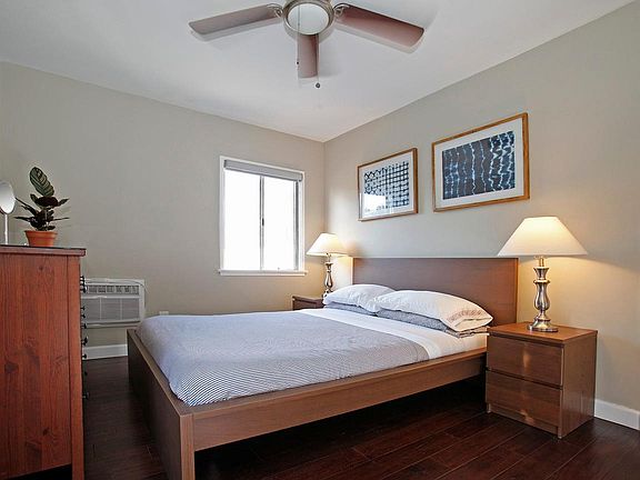 5th image of 4115 W Toluca Lake Ave #202