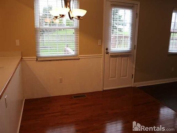 4th image of 12319 Thoroughbred Dr NW