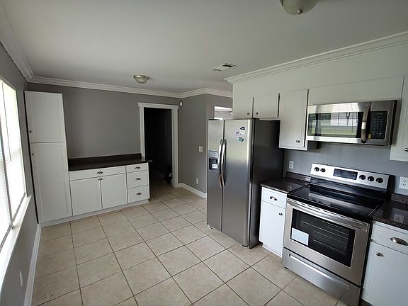 3rd image of 734 Bacon Rd
