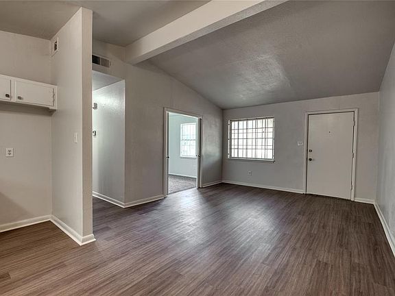 4th image of 624 NW 92nd St