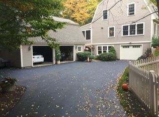 21 Greenleaf Dr, Exeter, NH 03833