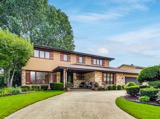 6405 Waterford Ct, Willowbrook, IL