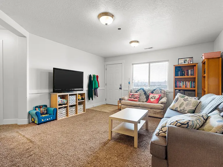 397 S State St #37 — Photo 9