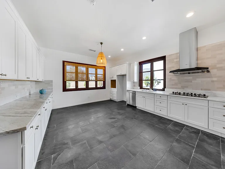 11 Deodar Ln #6 — Photo 27