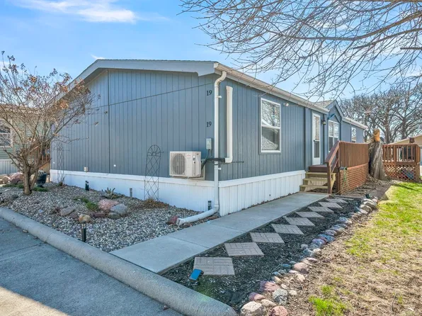 521 S Okoboji Grove Rd #19, Spirit Lake, IA 51360