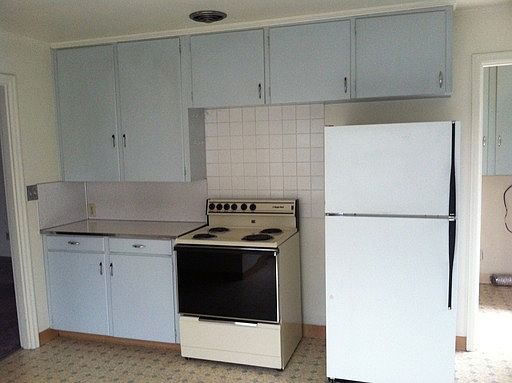 2nd image of 522 10th St SE
