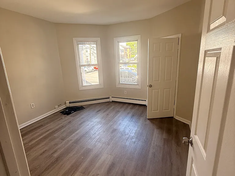 16 Willoughby St #1 — Photo 3