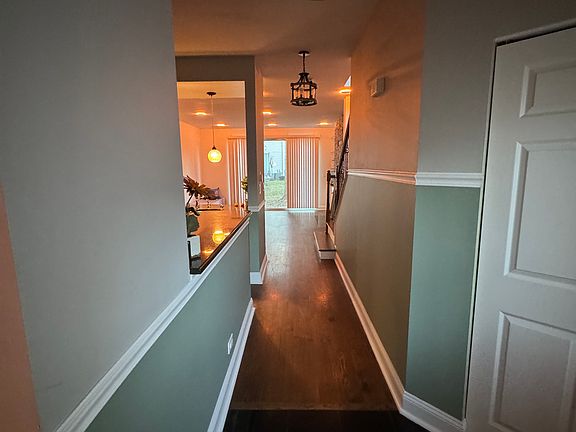 5th image of 320 Glen Leven Ct