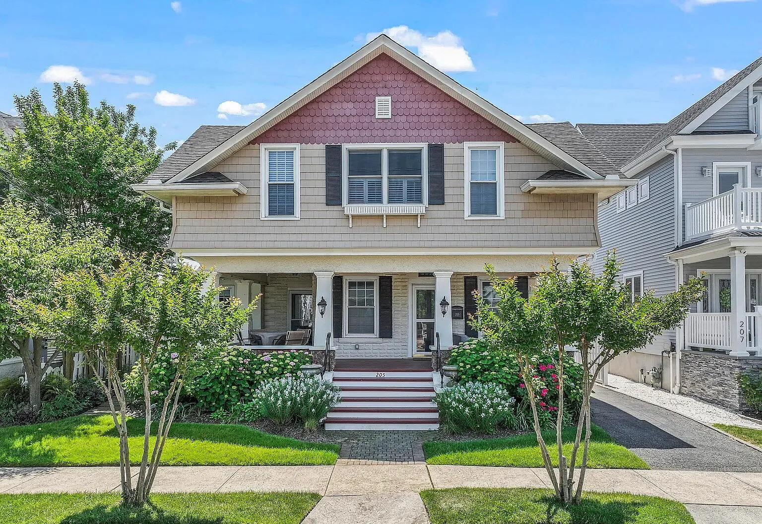 4 bed, 4.5 bath, $30,000 — Photo 1