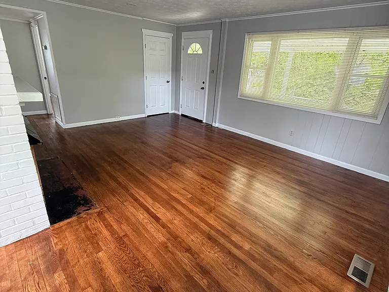 103 E Passmore Ln — Photo 4