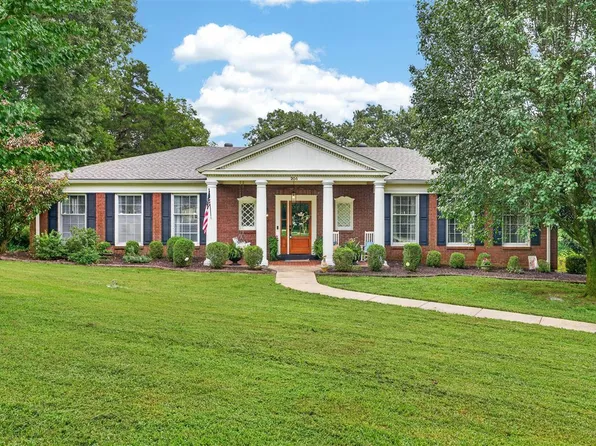 204 E 10th St, Russellville, KY 42276