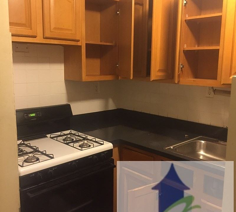 1566 Prospect Pl4