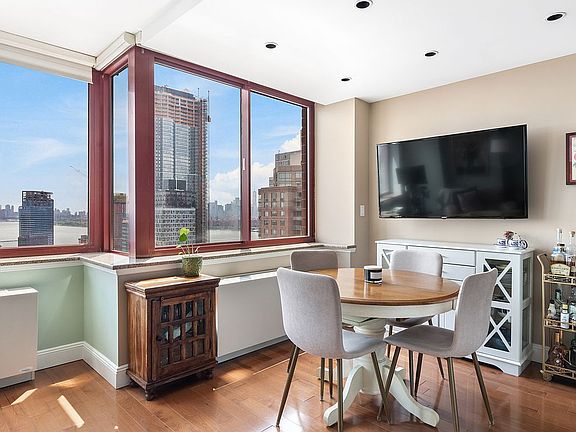 2nd image of 4-74 48th Ave APT 29H