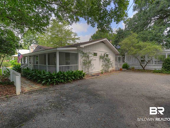 4th image of 711 Magnolia Ave