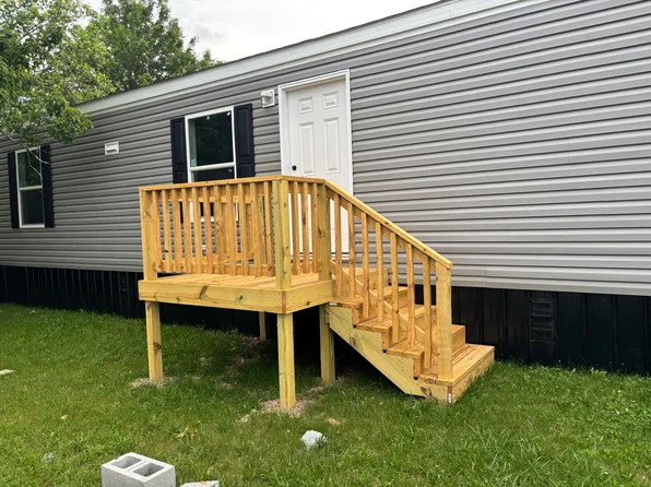 144 McCumbee Ln #40, Berkeley Springs, WV 25411