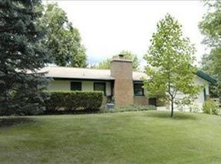 1176 Westlake Woods Dr, Springfield, MI 49037