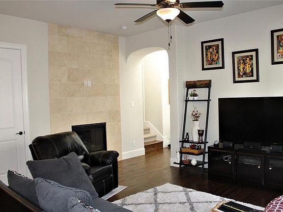4th image of 328 Loma Alta Dr