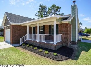 917 Alexwood Dr, Hope Mills, NC 28348