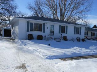 510 Meadow Ln, Bismarck, ND 58504