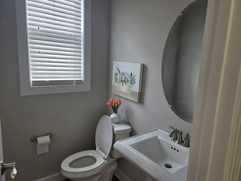 2441 Winthrop Dr — Photo 16