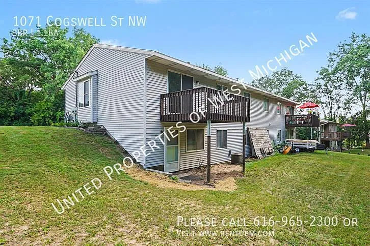 1071 Cogswell St NW — Photo 14