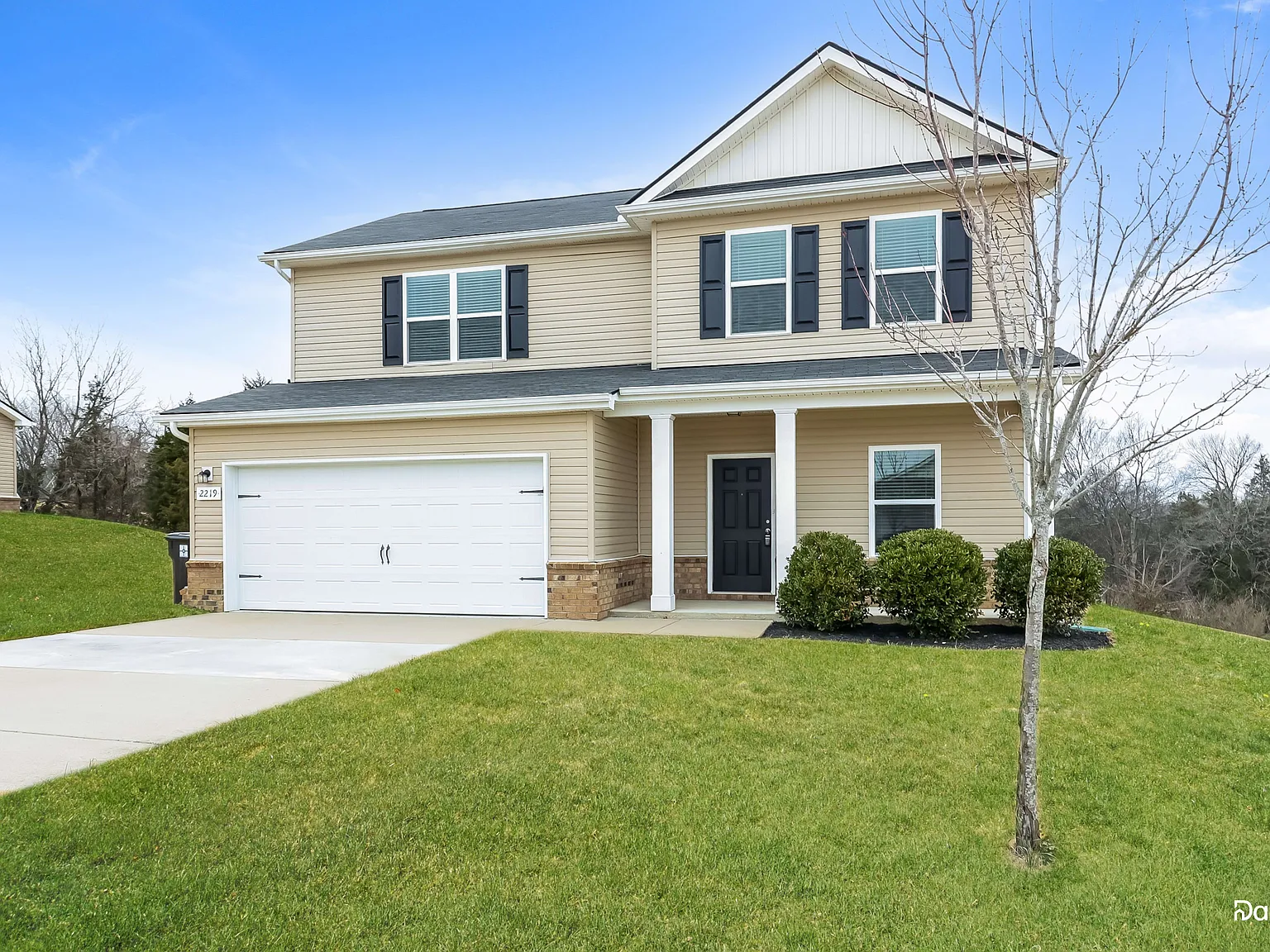 4 bed, 2.5 bath, 1891 sqft, $2,490 — Photo 2