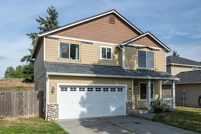 3 bed, 2.5 bath, 1634 sqft, $2,795 — Photo 2