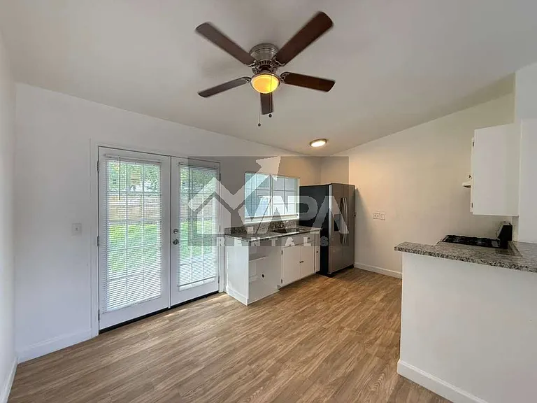 7210 Glen Trl — Photo 7