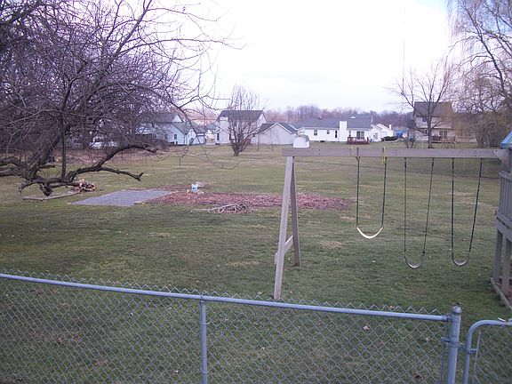 5th image of 2841 Penny Ln